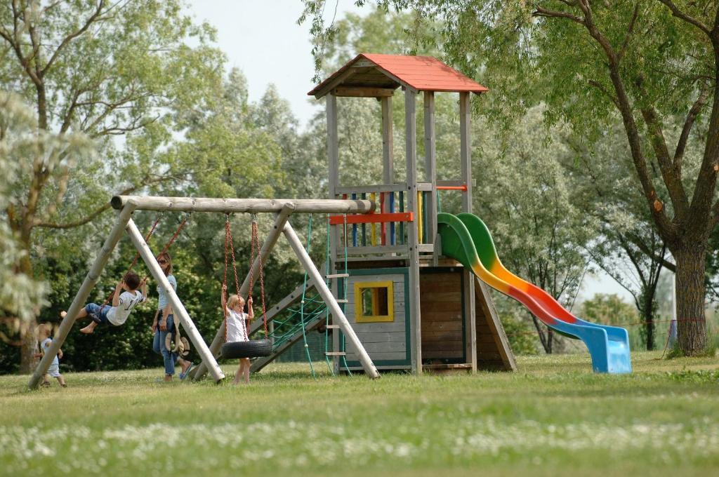 Hoteldorf Seepark Weiden Weiden am See Δωμάτιο φωτογραφία